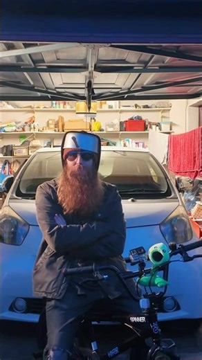 Crazy Dave and peashooter have been out on the BMX #crazydave #plantsvszombies ‪@PlantsVsZombies‬