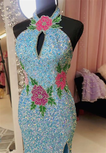 Stand Out with Unique Floral Dresses at Prom