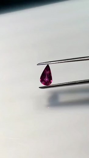 This 1 carat Mozambique ruby pear in pinkish red $1800 USD whole piece with shipping FedEx/dhl worldwide Delivery. Dm me for purchase or more details 💗💎 This is exactly what modern brides actually want. Natural ruby measuring 1 carat in elegant pear shape with that soft pinkish red color that feels romantic without being overly traditional. Mozambique origin means quality at pricing that makes sense. Here's why this ruby matters: You're tired of deep blood red that feels dated. You want red ge
