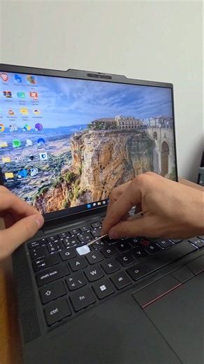 Replacing the keys on my Lenovo ThinkPad T14s Gen 7 bought the laptop AZERTY to QWERTY.