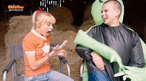 Auch in Teil 2 der „Nicht lachen Challenge“ kann ohne Ende gelacht werden 😂🙊 Viel Spaß beim Schmunzeln, Lachen und Augen verdrehen! 🍿 Bibi & Tina - EINFACH ANDERS startet am 21. Juli 2022 in den Kinos. #bibiundtina #bibiundtinaeinfachanders #einfachanders | Bibi & Tina