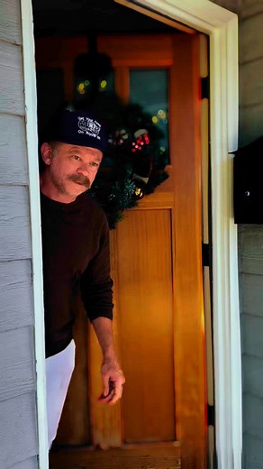 Alan Heitz | Actor on Instagram: "Thanksgiving is considered a time to express gratitude and be thankful for the blessings in your life. #Thanksgiving #sketch #tommy #happythanksgivng #comedy"