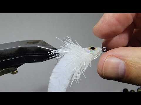 Tying a SUPER SIMPLE Micro Mangum Dragon Tail fluke fly.