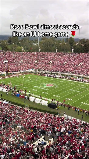 The crowd erupted after Fernando Mendoza threw a 20-yard dot to Charlie Becker for a touchdown. The crowd sounds almost entirely Indiana fans. Seems to be around an 80-20 split favoring the Hoosiers 👀. If correct that would equal nearly 80k IU fans in the house 😱 #RoseBowl #IndianaFootball #CollegeFootball #CFP #alabamafootball