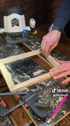 Comment fabriquer un cadre photo en bois? 🖼 #bois #woodworking #wood #cadre #cadrephoto #photo #peinture #diy #homemade #bricolage #chêne #van #vanlife #pourtoi #collage #poncer #cadeau #noel #ideecadeau