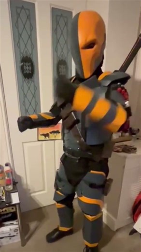 Rate in comments #cosplay #arkhambatman #deathstroke