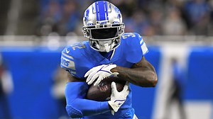 Swift gets the edge on fourth-down TD run