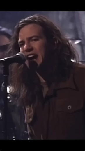 reels.grunge studio on Instagram: "“Jeremy” by Pearl Jam was released in 1992 and is based on a true story about a teenager who took his own life in front of his classmates. The song explores themes of isolation, neglect, and the consequences of emotional disconnection, reflecting the band’s focus on dark social realities and human pain. This clip is from Pearl Jam’s MTV Unplugged performance in 1992, where they delivered a raw and emotional version of “Jeremy.”"