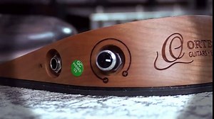 Analog Singer-Songwriter Stomp Box with Built-in Passive Piezo for Kick Sound