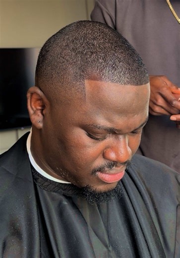 Quick Trim for Sulaaaaaaa: Fresh Barber Experience in Dubai