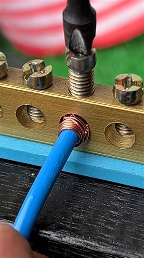 7.7K views · 21 reactions | Perfect cable connection technique revealed Electrician’s perfect cable trick exposed #DIY #Electrical #LifeHack #Tools #Innovation | Red Neck DIY | Facebook
