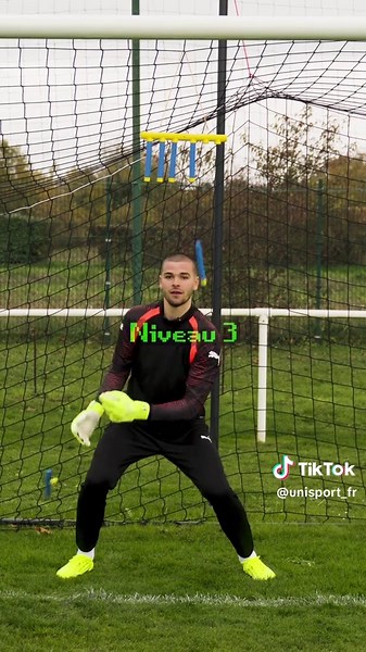 Challenge réflexe avec Lucas Chevalier à l’occasion de la sortie des nouvelles Puma Ultra disponible dans notre boutique en ligne ! Vous en pensez quoi ? 👀 #Pumafootball #unisportlife