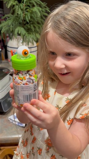 Cupcakes with Emmy (Eden was watching Mickey Mouse with her Pap💕) | Mrs Kari Clark