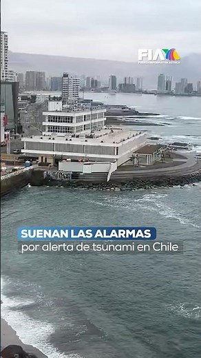 ¡Alerta de tsunami en Iquique! | Evacuación masiva del borde costero en Chile