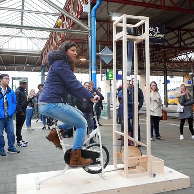 A Cycle-Powered Scarf-Making Machine	 - Core77