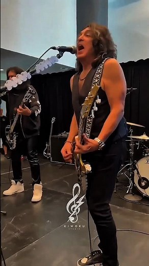 Paul Stanley Unmasked & Rocking Live 🎸⚡ #paulstanley #kiss #kissband #70s #shorts #kiwoku