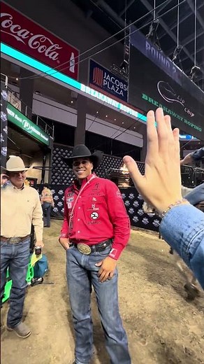 Left Hangin' in 4K 😂