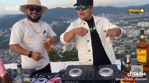 DJ Session in Scenic Cityscape: Rodrigo and Teka