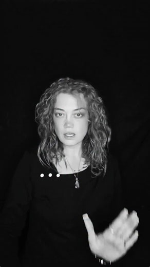 Gloria McDaniel on Instagram: "El Tango Del Roxanne from Moulin Rouge...one of the most emotionally heartwrenching scenes of the movie and my absolute favorite scene. @nicolekidman @officialewanmcgregor_ #serendipitous_sign #👑longlivethequeen👑 #moulinrouge"