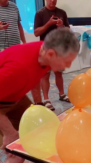 Fastest Balloon Bursting with Mouth Record by Ashrita Furman