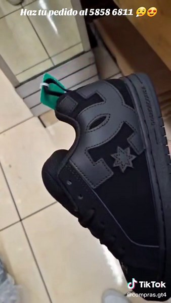 👟 Zapatos DC Shoes Estilo, comodidad y actitud en cada paso. Luce el auténtico estilo urbano con los DC Shoes, diseñados para quienes marcan la diferencia. Con su diseño moderno, materiales de alta calidad y la durabilidad que caracteriza a DC, estos zapatos son perfectos para el día a día o para destacar con un look casual pero con presencia. Tallas disponibles del 39 al 44👌😍 💰 Precio: Q500 🚚 Envío: Q35 por medio de Cargo Expres (mensajería rápida y segura a todo el país). ✨ ¡Aprovechá est