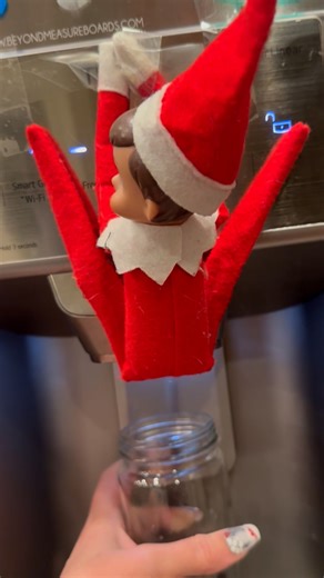 Such a cheeky elf 🙄😂 | FOODbible