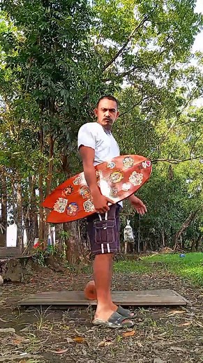 Balance board exercise in the morning with a cup of coffee #brakelesskid #calisthenics #bodyweighttraining #balanceboard | Brakelesskid