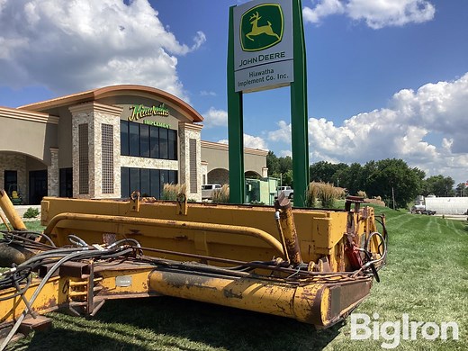 Orthman Soil Mover 1425R Pull-Type Scraper | Construction