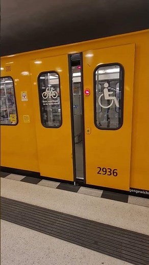 Türen öffnen und schließen + Ausfahrt U6 U-Bahn Berlin