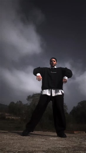 Flowing through the currents of some of my signature movement. These movement are pathways for the energy to flow effortlessly, allowing the body to become both a receptor and a generator of energy in motion. - If you want to unfold your full potential in movement, You can join my transmissions spaces and projects so we flow together. VIRTUAL STUDIO : An ever growing space to embody new movement discoveries, insights, inspirations. Become a Member now and enjoy more than 200h of videos, access o