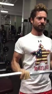 Uno de los grupos musculares que mas me cuesta ejercitar es este!!!! Entrenando con mi amigo Reegal!! | David Bisbal