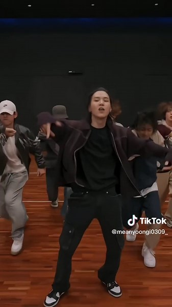 Yoongi Run BTS Dance Practice: Suga Focus