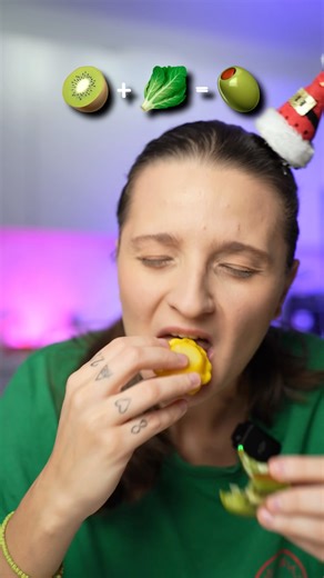 Strange fruit combo 😜 Would you try this? #food #crazy #crazycombo #eating