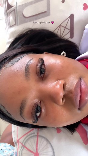 Get Stunning Long Hybrid Lashes For a Glamorous Look