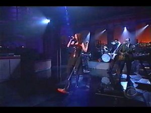 Garbage - The World Is Not Enough (Live on Letterman 1999)