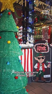 Movie night at TGI Fridays ? ✅ On 11/21, bring your friends and we'll bring the Christmas cocktails and the classic movie National Lampoon's Christmas Vacation 🎄📺🍹 #AllIWatchForChristmas #ChristmasVacation #HolidayMovies | TBS Network