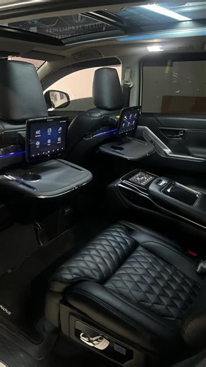 JP OTOMOTIF on Instagram: "Seat 002b dan backseat table on innova zenix🤍 #jpotomotif #zenix #innova #modifikasi"