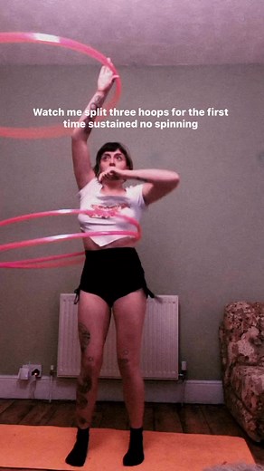 So proud of this!!! AHHHHHHH I’m a beginner at splits but I can’t wait to be a master 🫠💕🥹 #newskills | Dances with Circles