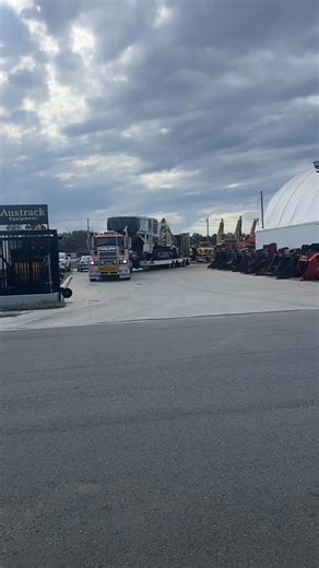 ⚙️ The Superior SPD-350HD Padding Machine is en route to site — engineered for efficiency, built for durability, and packing a whole lot of power! 💪 📞Call Austrack Equipment 1300 952 610 for all your hire needs! | Austrack Equipment
