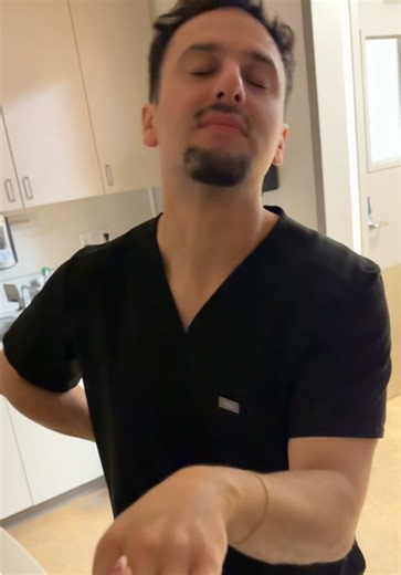 He got me twisted 😭😭 @Antonio @𝙹𝚘𝚓𝚘𖦹 °✩ #healthcare #coworkerproblems #doctor #medical #fypシ