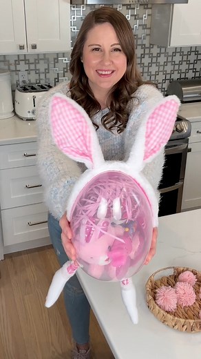 247K views · 1.1K reactions | This is such a fun way to wrap up Easter goodies, SAVE THIS! It’s a quick + easy DIY and looks so cute. #easterdiy #eastergifts #easter2024 #eastereggs #easterideas | Young Wild Me | Facebook