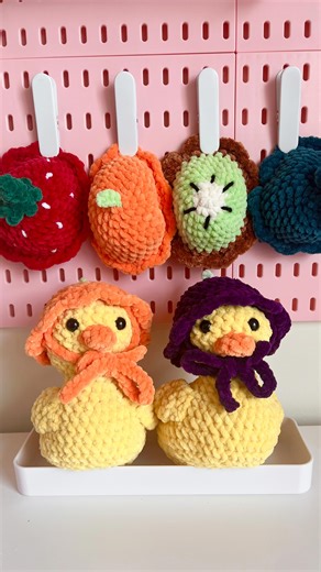 Allez Crochet懶 on Instagram: "FREE Pattern Alert! I am so excited to share this adorable ducky pattern with you guys!! My tutorial also includes instructions for the 5 fruit hat variations! 諾𢡄 ✨Tutorial available on my YT! AND the written PDF pattern is on my Etsy! Link in b!0✨ #handmade #crochet #amigurumi #plushies #handmadeplushies #plushiesofinstagram #crochetersofinstagram #instacrochet #crochettutorial #freepattern"