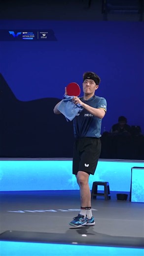 Fast forward one year and he’s lifting another #WTTStarContender trophy! 🏆😁 #WTTAstana #TableTennis