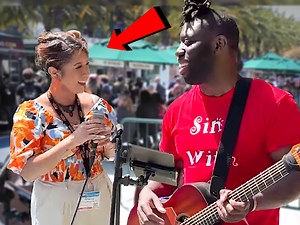 Everyone goes "CRAZY" when she sings this song in public! | Guitaro