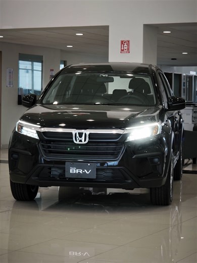 Espacio que se adapta a tu ritmo, diseño que se nota y el rendimiento que te acompaña en cada viaje🚗✅ La #HondaBRV es la aliada perfecta para tu día a día y tus planes en familia😎 👉 Ven y manéjala 📞 55 4317 0909 ¡Te esperamos en #HondaZaragoza! 😉 #Honda #HondaLovers #HondaExperience
