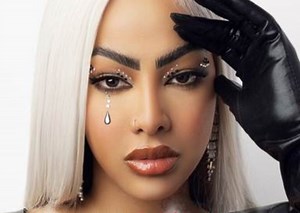 Yailin La Más Viral impacta con movimiento de lengua y estrías en su pecho en Instagram - La Opinión
