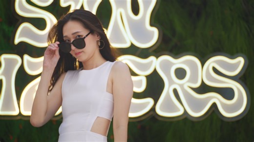 由陽光開場，讓音浪接棒，再啜一口沁涼😉 快跟上腳步，在盛夏裡起舞，展演屬於追光者的夏日風格宣言！ 追光逐夏：https://reurl.cc/Z40zrW From daylight to moonlight, from beats to bites... Let your senses wander into a paradise under summer heat! Be Sun Chasers: https://reurl.cc/Z40zrW #WTaipei #SunChasers #Summer #台北飯店 #追光逐夏 | W Taipei