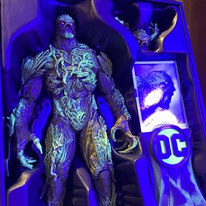 Todd McFarlane with the first look at the Swamp Thing™ Glow In The Dark Edition mega figure! Available for pre-order NOW exclusively at Amazon. ➡️ https://bit.ly/SwampThingMegafigGITDGL-Amazon #McFarlaneToys #DCMultiverse #SwampThing #GoldLabel #Amazon | McFarlane Toys