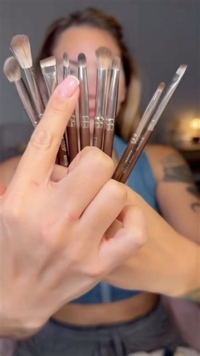 JESSUP on Instagram: "🎥Overwhelmed by eye makeup? 🤯 @alexapbeauty’s Halo Eyeshadow Tutorial for Dummies is your answer! It’s simple, stunning, and totally achievable. ✨ Watch the tutorial, give it a go, and reply to this post with your results! We’re so excited to see your progress! 🚀 💄 Video-Featured Makeup Brush Set: Jessup Shimmer Brown Eye Set T499 #Jessupbeauty #makeuptutorial #makeupbrush #makeupartist #haloeyeshadow"