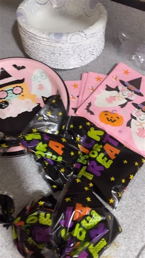 41 reactions · 7 comments | You either wake up normal on November 1st…or full-on Buddy the Elf mode. There’s no in-between.  | Becky Group - Simply Styled | Facebook